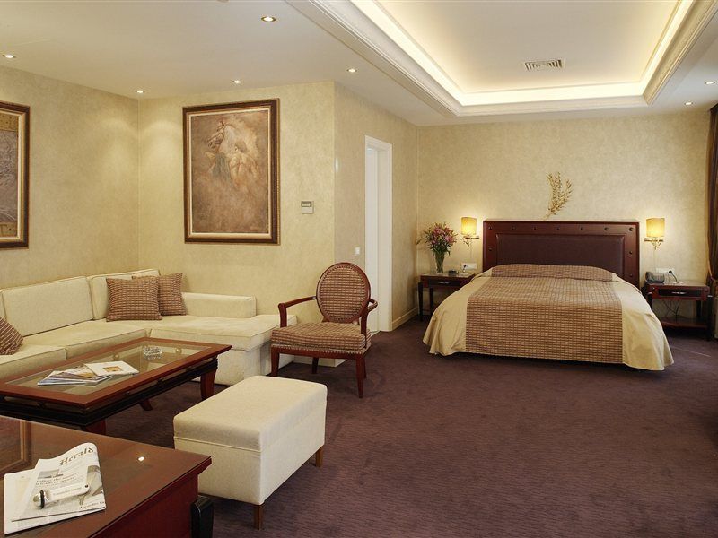 אתונה Theoxenia House Hotel מראה חיצוני תמונה